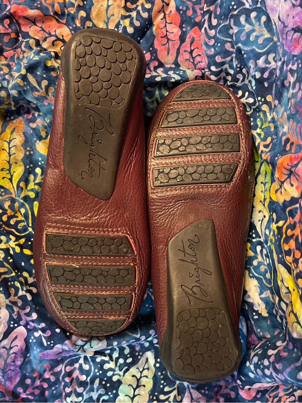 Brighton Native Burgundy Tooled Leather Slip On Loafer Women’s size 7.5 - Picture 6 of 7